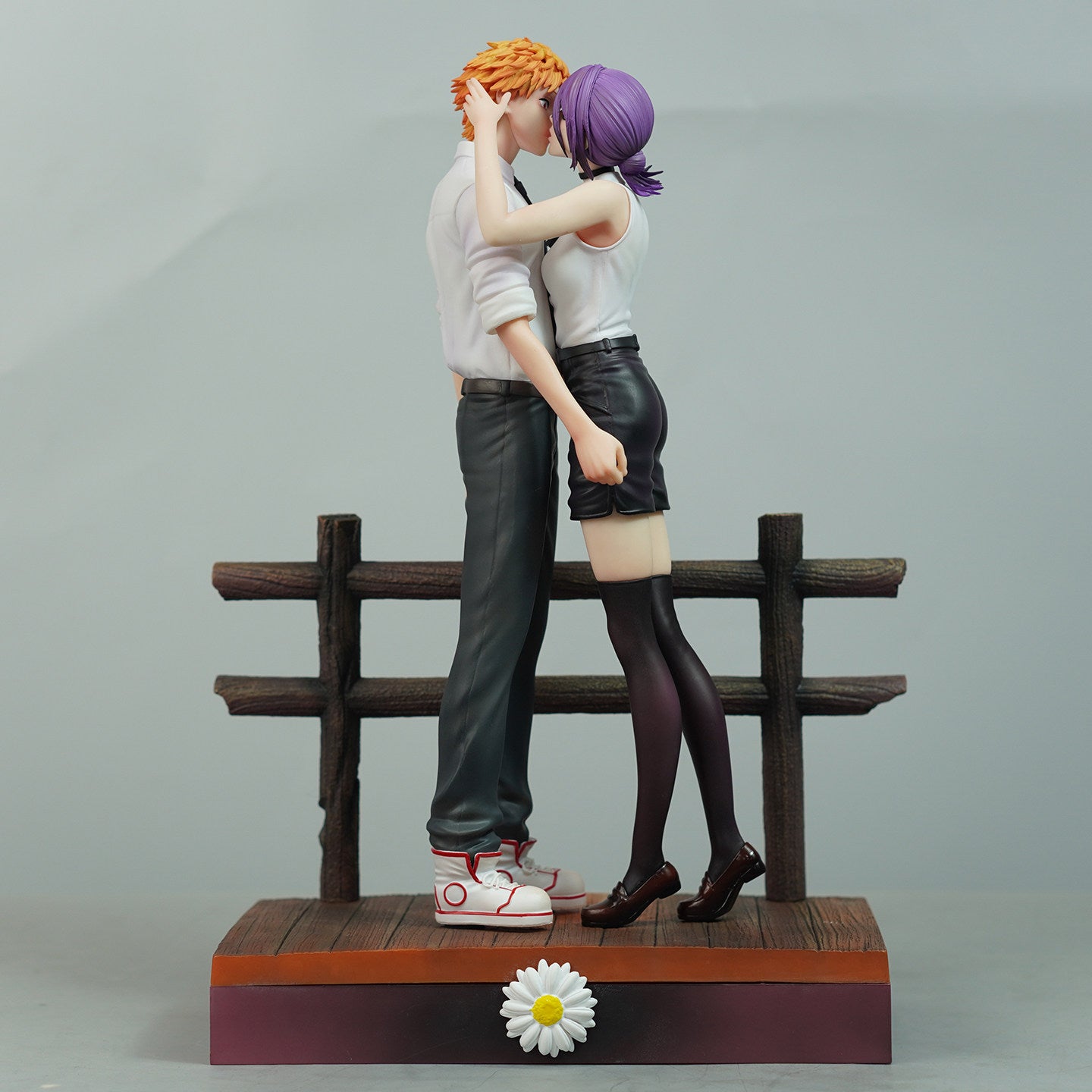 Chainsaw Man – Reze Arc | Statua Denji & Reze Kiss 34 cm con Base XL Selection
