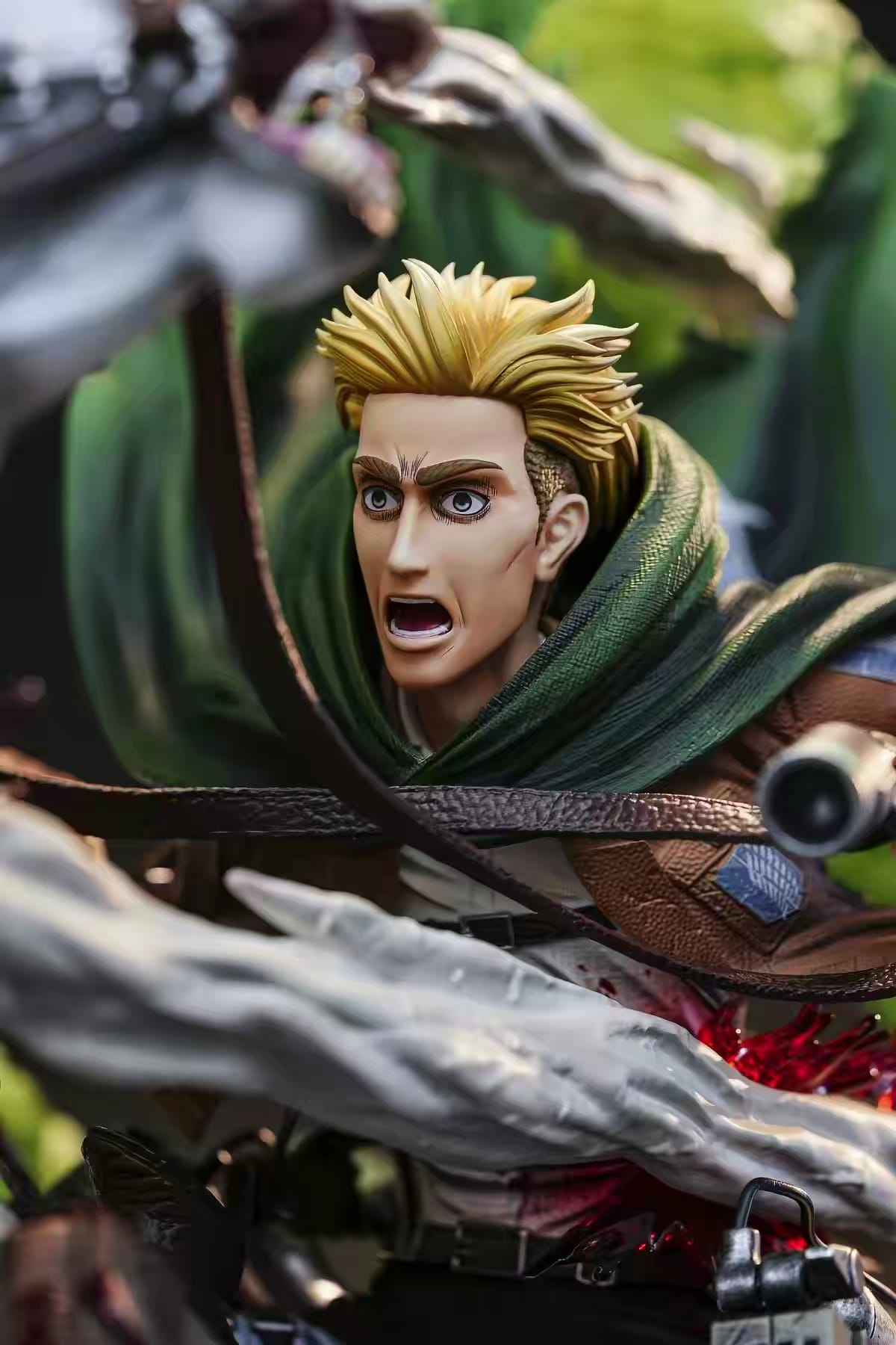 Pre Order Attack On Titan Commander Erwin Beast Giant Battle Resin Limited Edition