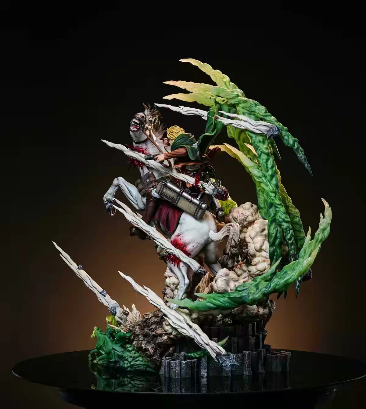 Pre Order Attack On Titan Commander Erwin Beast Giant Battle Resin Limited Edition