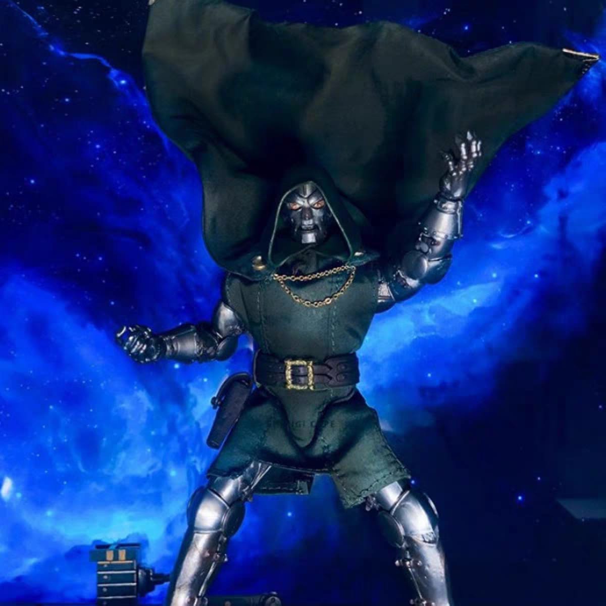 Doctor Doom Victor Von Doom Variable Heroes Marvel Avengers: Doomsday 34 cm