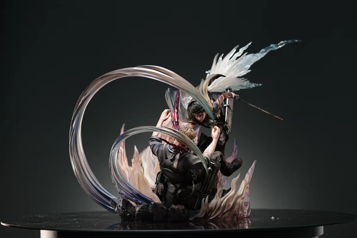 Levi Ackermann fighting Reiner Braun Attack On Titan premium resin statue 1/6 scale