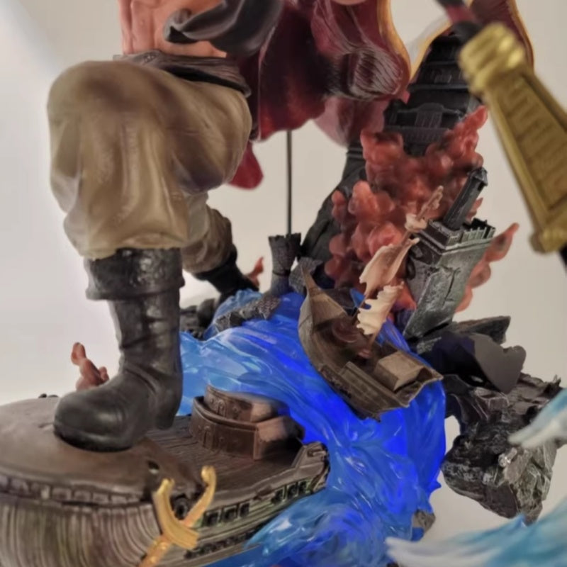 Dettaglio base scenica e onde marine traslucide statua Barbabianca JM Studio One Piece