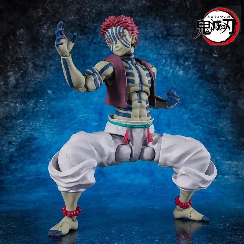 Bandai SH Figuarts Demon Slayer Akaza Tercera Luna Creciente con Accesorios